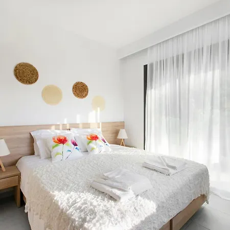 Villa Dasylio - Earthy Living